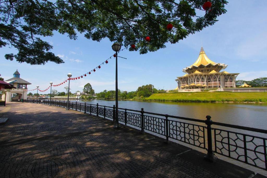 Zotel Business & Leisure Hotel Кучінг Екстер'єр фото